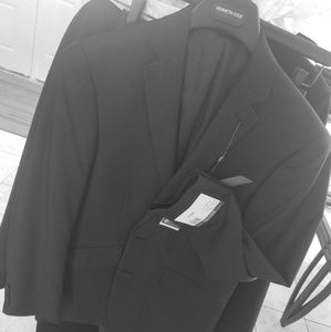 Kenneth Cole reaction 2 piece suit